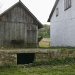 Wola Błażowska (ukr. Воля-Блажівська). Pozostałości fundamentów dawnego dworu Izaaka Weinerta.