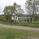 Tureczki Niżne (ukr. Нижній Турів). Miejsce w którym stał dwór, a obecnie znajduje się współczesny budynek szkoły.